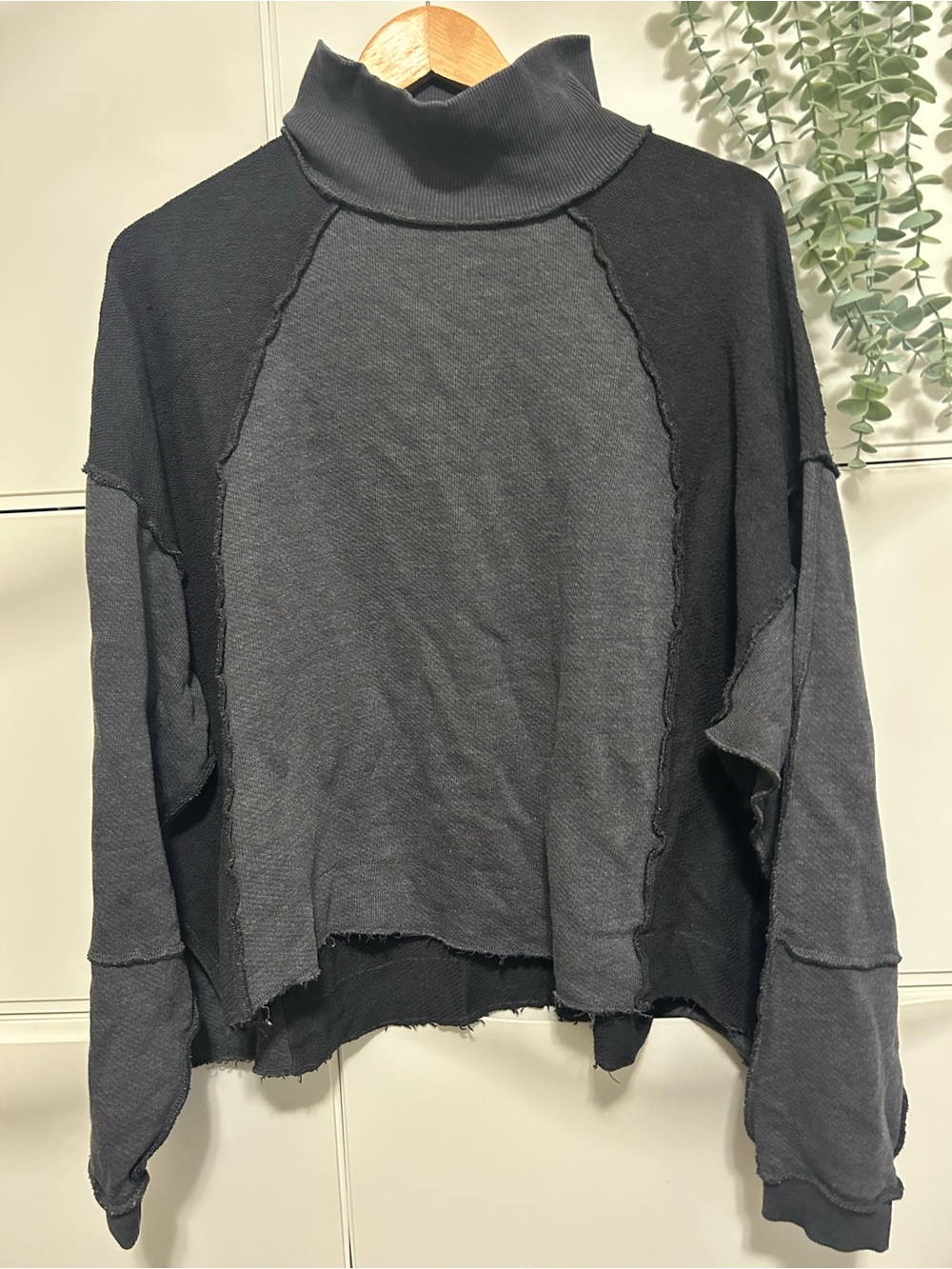 American Eagle Black Ribbed Turtleneck Sweatshirt